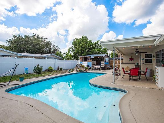 2nd image of 8906 Catalina Dr