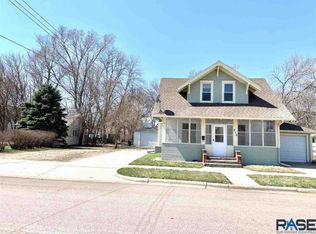 215 N Bartlett St, Canton, SD 57013