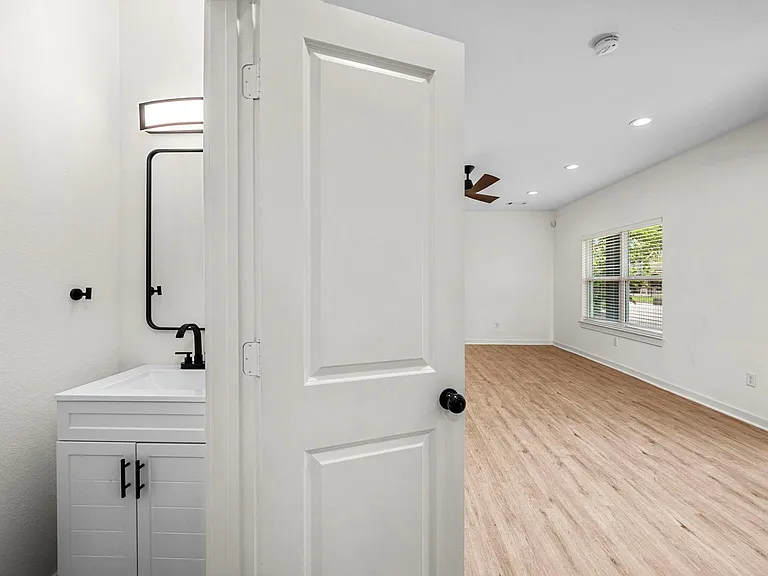 5700 Elysian St — Photo 10
