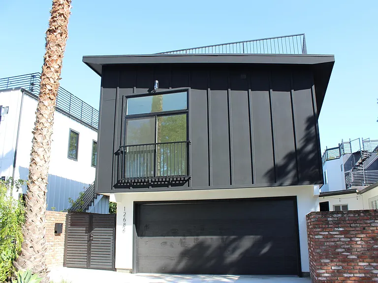 12684 Stanwood Dr — Photo 2