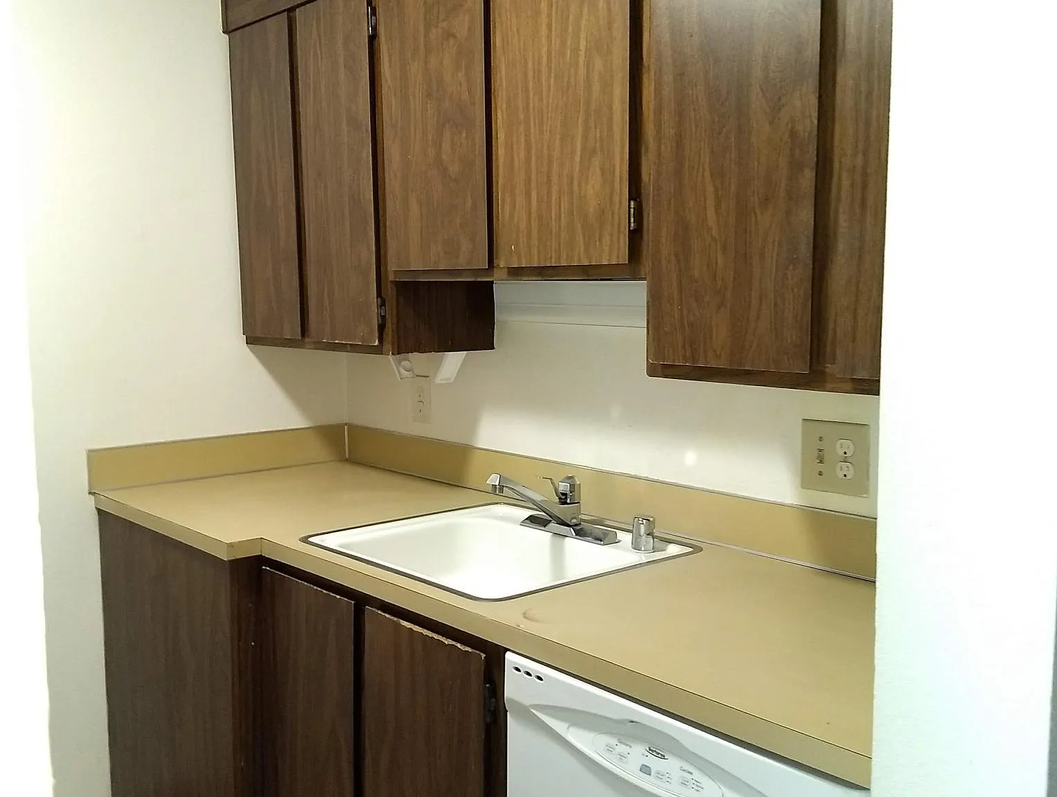 2 bed, 1.5 bath, 750 sqft, $1,850 — Photo 3