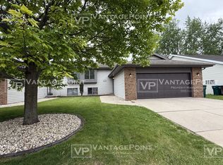 2731 W Glenpark Dr, Appleton, WI 54914
