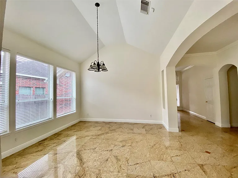 10323 Stanbrook Dr — Photo 7