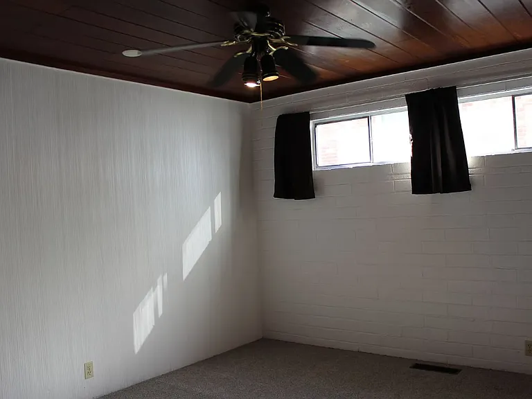 1436 Hillside Dr — Photo 7