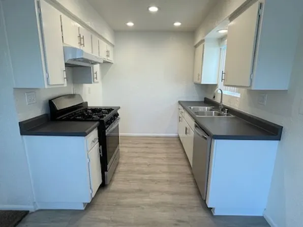 421A, 421 16th St APT 4, Huntington Beach, CA 92648