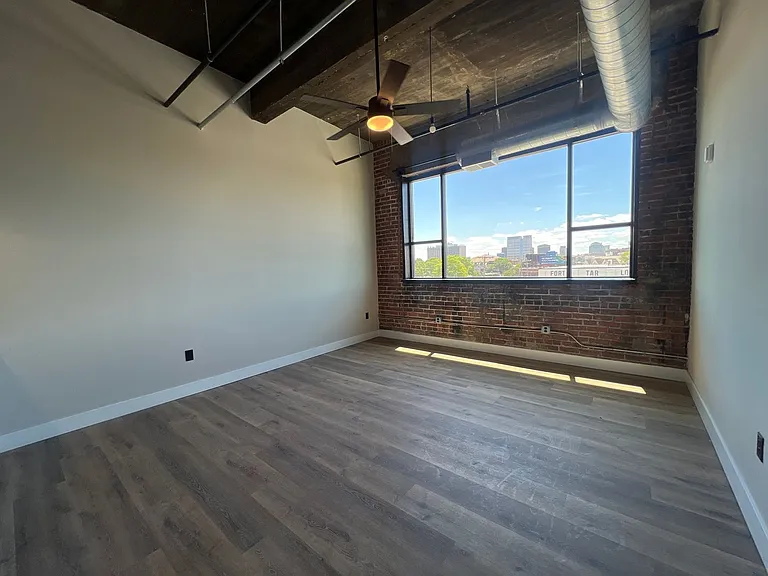 119 E Princess Anne Rd — Photo 24
