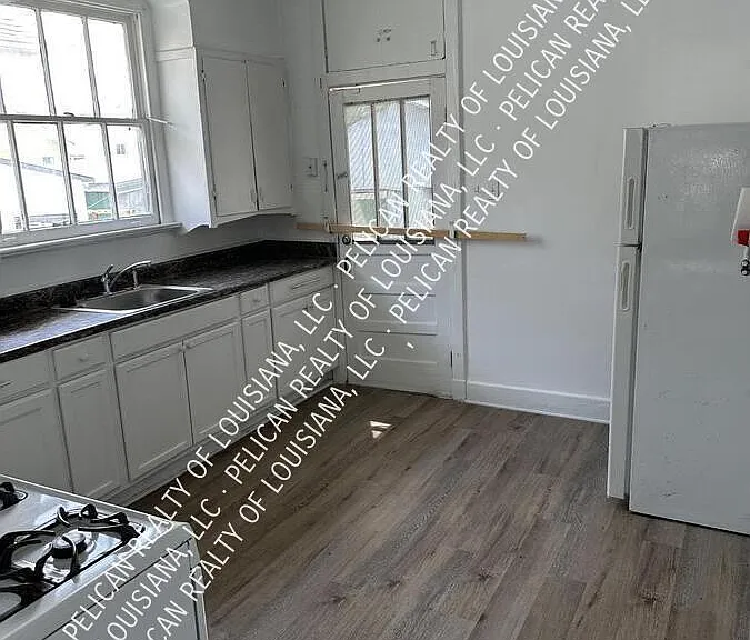 2915 Hollygrove St — Photo 3