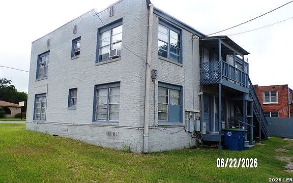 5th image of 700 N Washington St APT 4