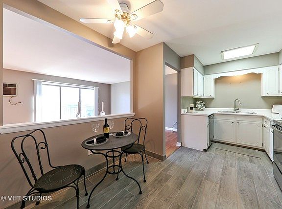 4th image of 4220 Saratoga Ave APT I210