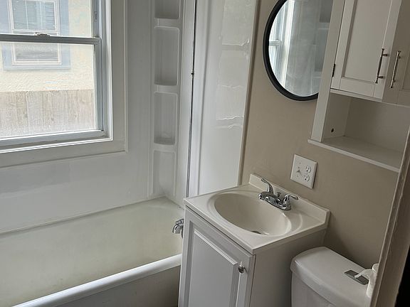 5th image of 3921 Thomas Ave N #2