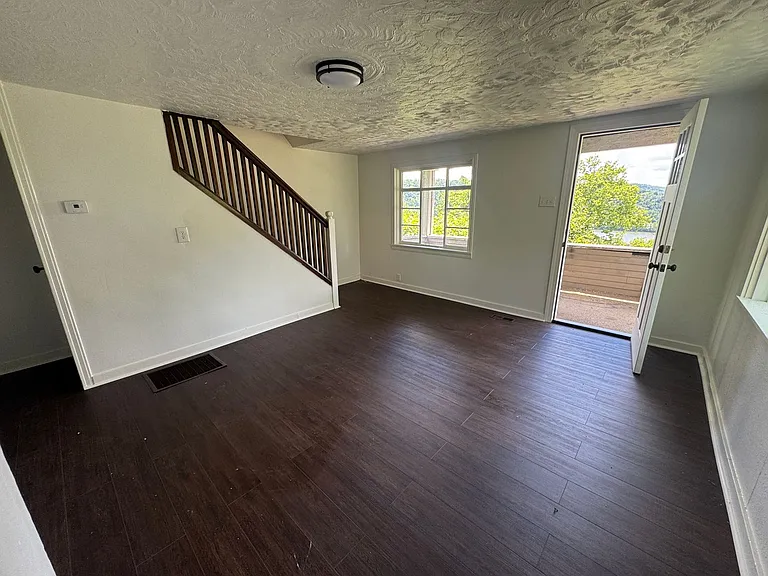 922 Oak St — Photo 10