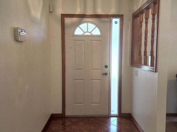 3rd image of 1217 W Bridge Dr