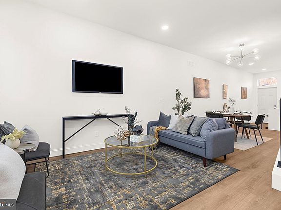5th image of 2906 Parkwood Ave