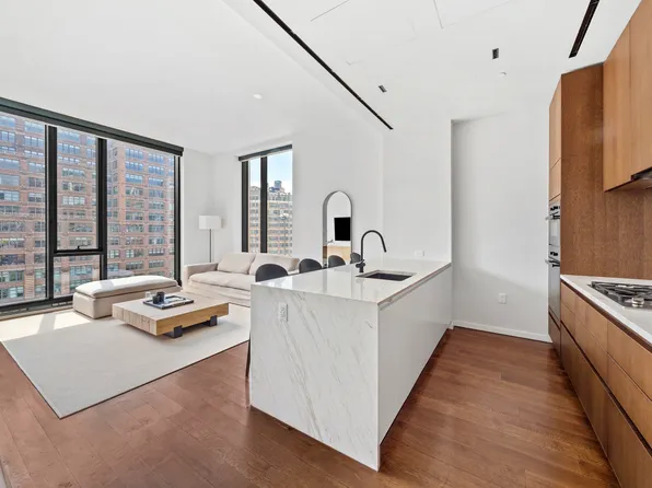 570 Broome Street image 1 of 7