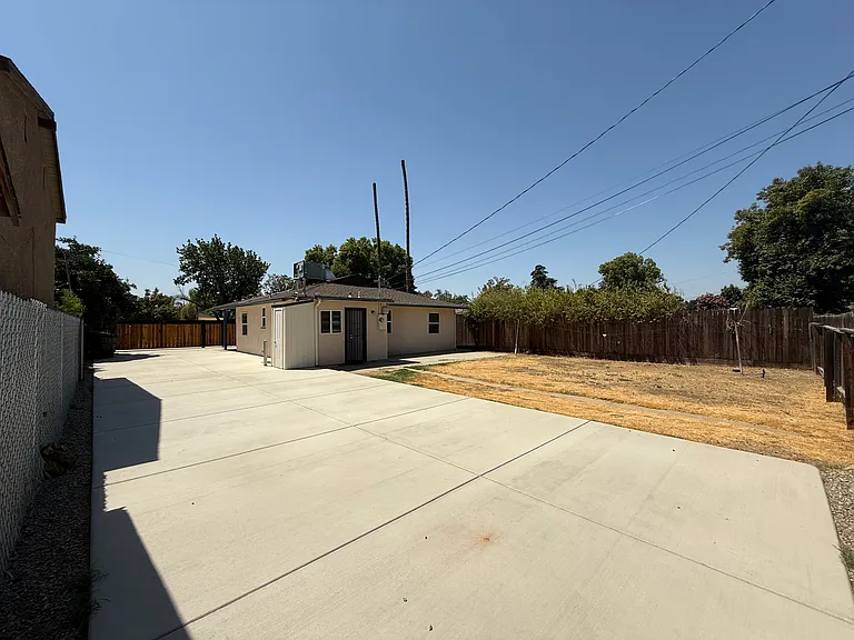 1013 E Garland Ave — Photo 4