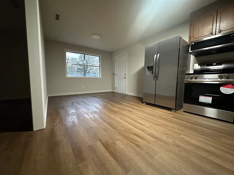 1002 Snowden Dr — Photo 3