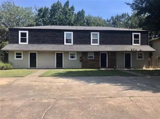 690 N Betty Jo Dr, Fayetteville, AR 72701