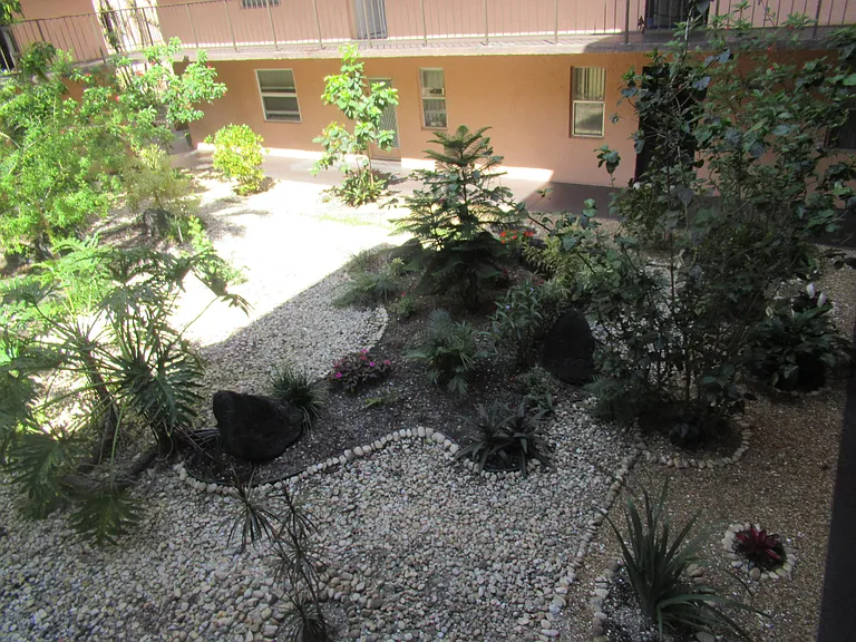 2841 Somerset Dr #205 — Photo 21