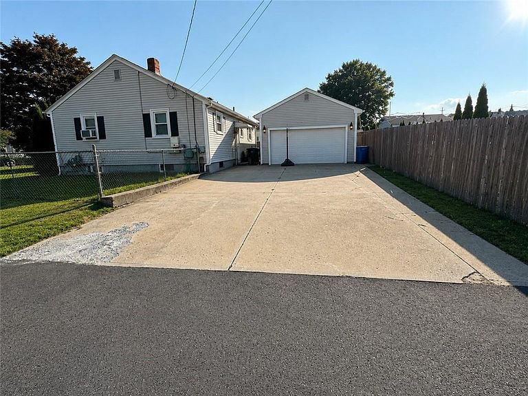 Listing photo 5