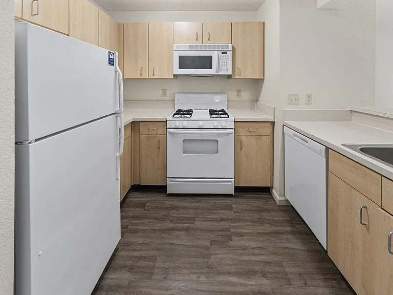 Hunters Pond Apartment Homes — Photo 86