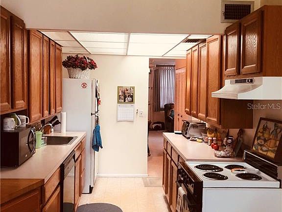 5th image of 4720 Locust St NE APT 201