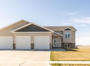 5715 Gold Dr, Bismarck, ND 58503