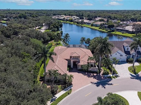 915 SPANISH MOSS TRL, NAPLES, FL 34108