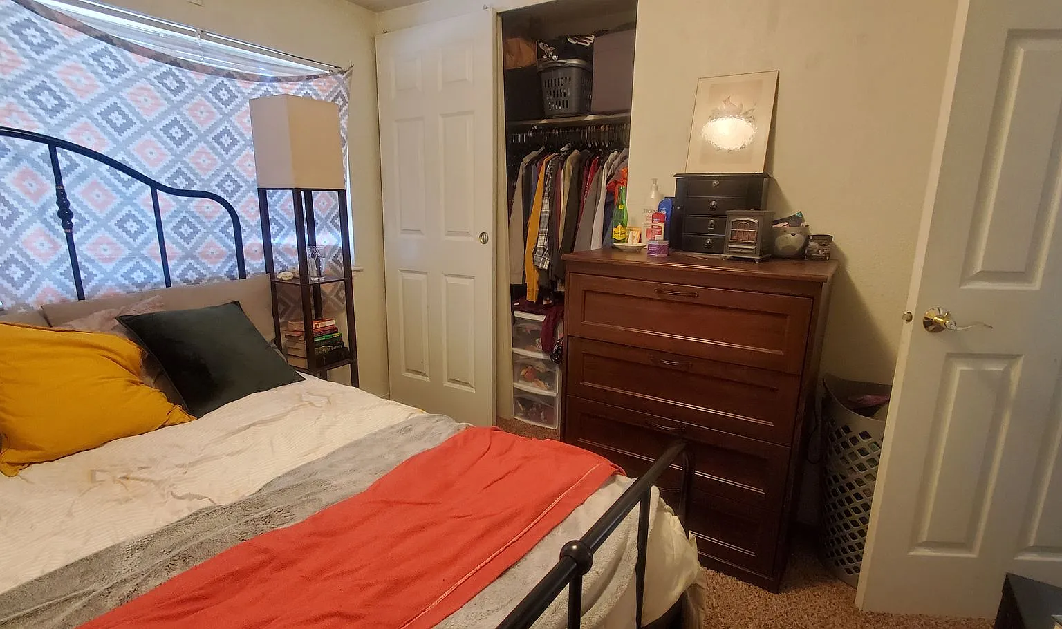 1, 2 & 3 Bedroom Apartments Near WWU + Downtown — Photo 4