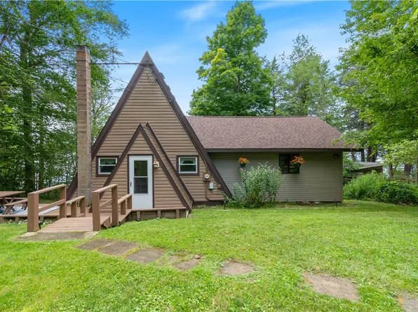 9387 Ingersoll Dr, Sterling, NY 13156