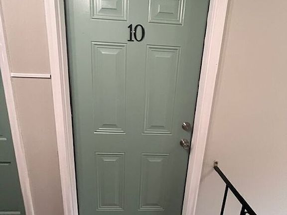 2nd image of 208 Lakeshore Dr APT 10