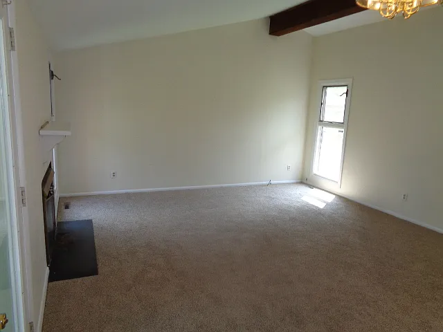 2 bed, 872 sqft, $2,100 — Photo 4