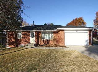 2207 S 61st St, Lincoln, NE 68506