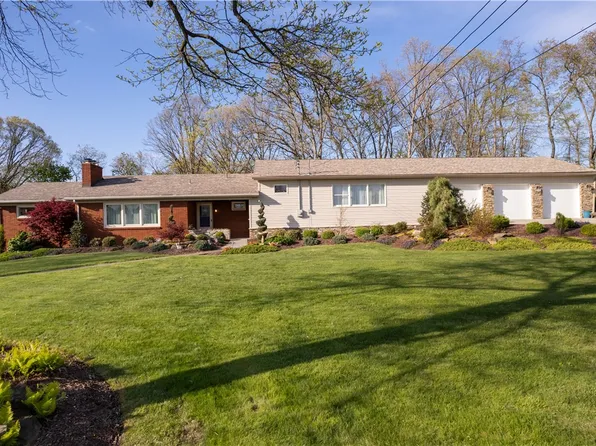166 Ammons Dr, Canonsburg, PA 15317