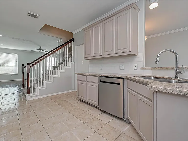 7816 Stoneyway Dr — Photo 23