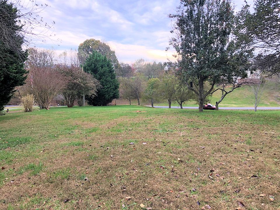 2nd image of County Farm Rd
