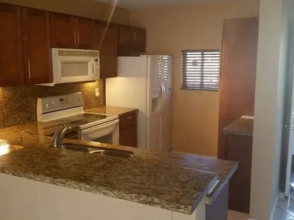 7720 NW 50th St APT 105, Fort Lauderdale, FL 33351