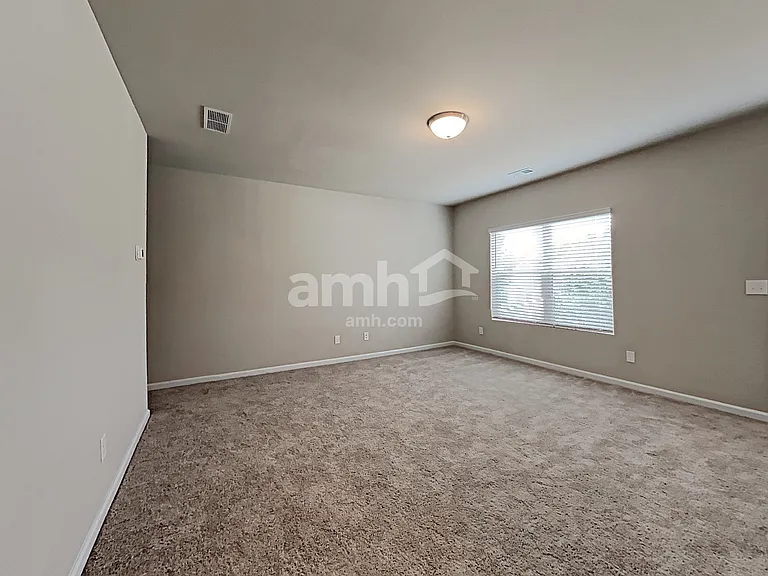 358 Winston Cir — Photo 7
