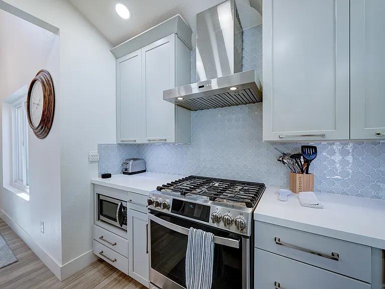 1358 W Meadow Green Ln — Photo 24