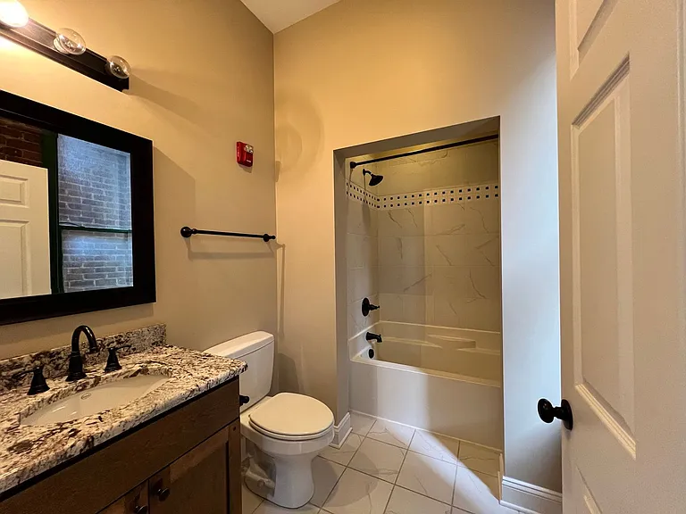 301 Market St SE — Photo 12