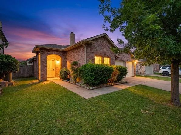 1628 Birds Eye Rd, Fort Worth, TX 76177