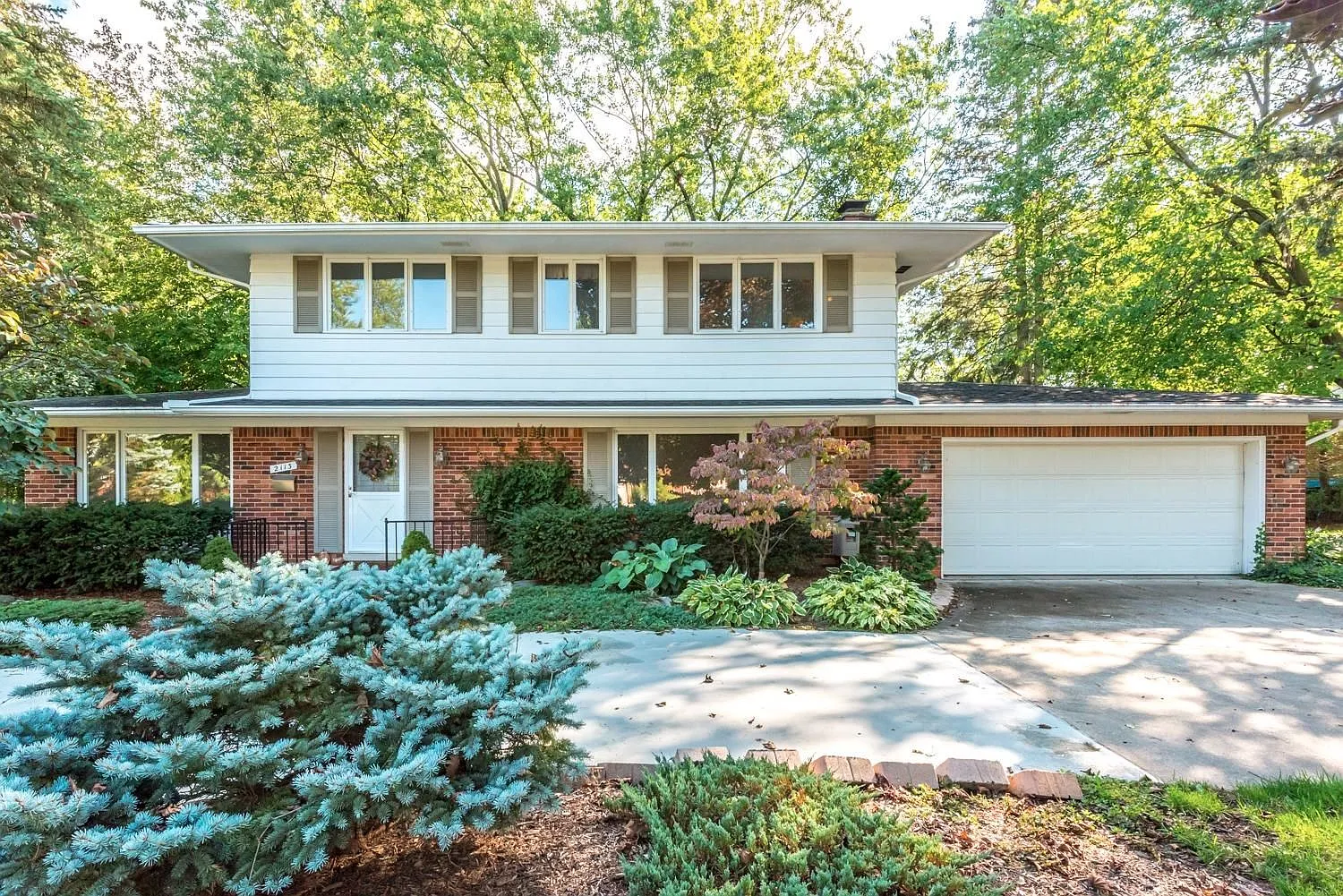 2113 Delaware Dr photo 1