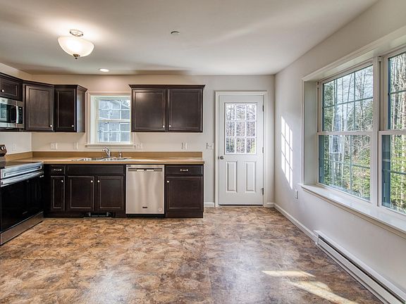 4th image of 24 Pioneer Ln #11