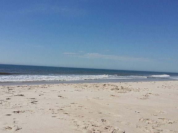 3rd image of 900 Dune Road