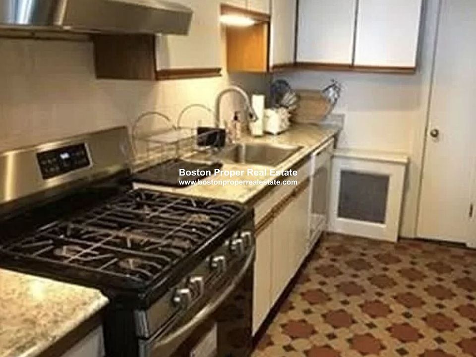 27 Bay State Rd. #6 Boston - Kenmore Unit Photo 6 (2)