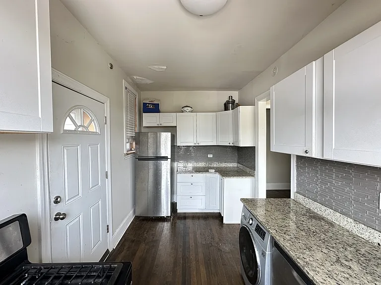 312 Lee St #4 — Photo 2
