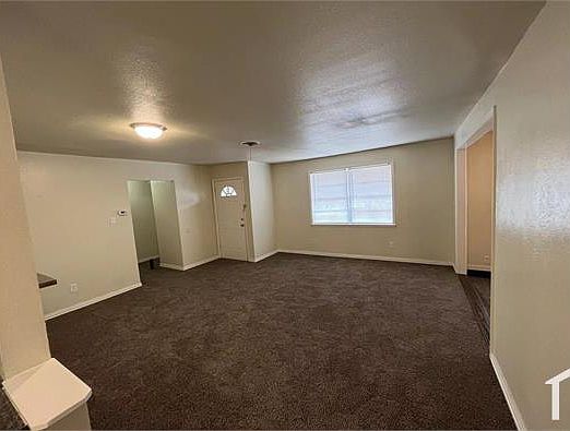 2nd image of 3200 Santiago Dr