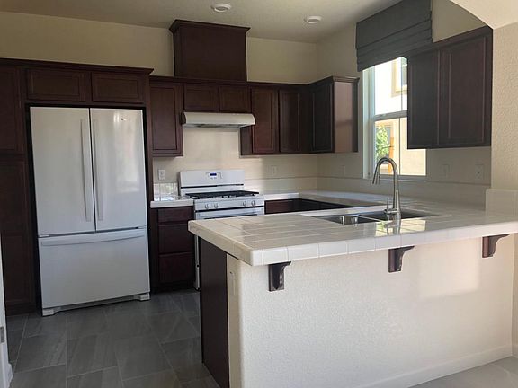 3rd image of 1126 Woodvale Dr