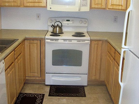 5th image of 553 Alton Way Unit C