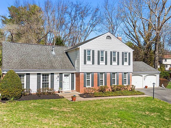 2nd image of 4 Ansted Ct