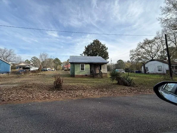 107 Locust St, Great Falls, SC 29055